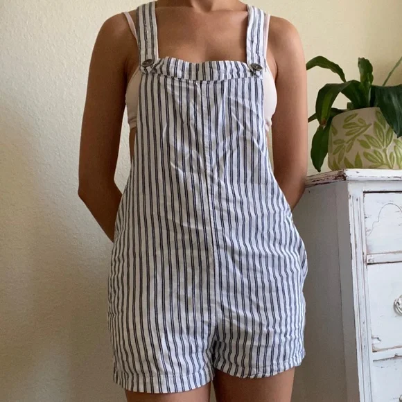 LINEN OVERALLS - Picture 1 of 3